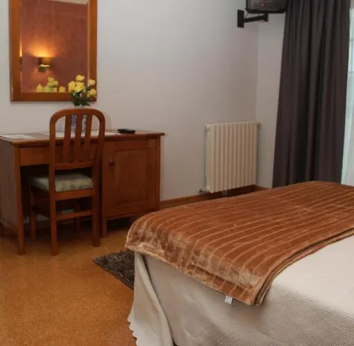 Hotel Lagoa Do Linho 2*