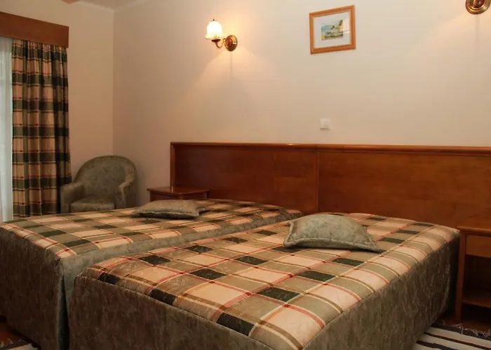 Lagoa Do Linho 2* Paço