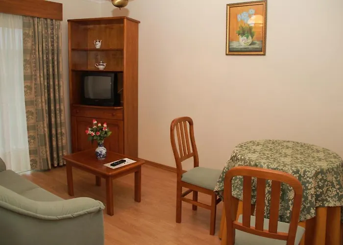 Hotel Lagoa Do Linho 2*